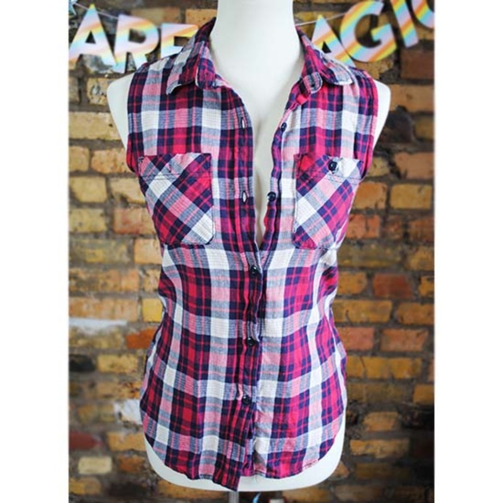 HIPPIE LAUNDRY Sleeveless Plaid Top